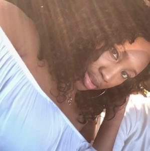 Meet your Posher, Carissa